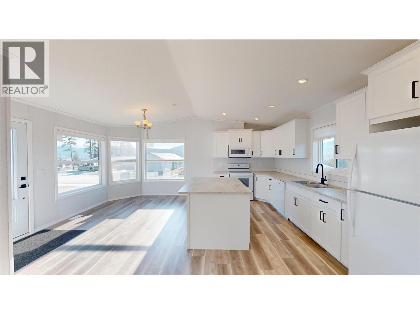 533 Steepleview Avenue Nw, Cranbrook, British Columbia  V1C 5L3 - Photo 10 - 10367230