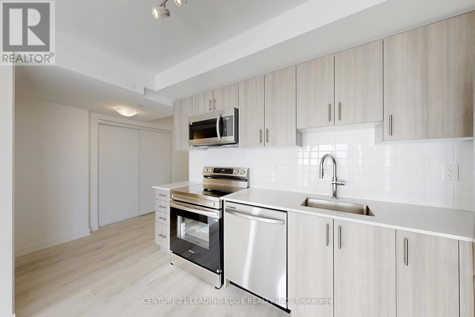 2005 - 1010 Sandy Beach Road, Pickering, Ontario  L1W 3V9 - Photo 14 - E12849010