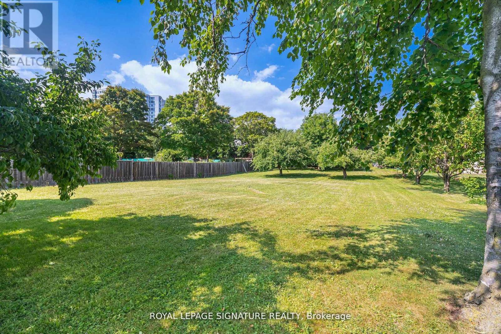 4097 Hickory Drive, Mississauga, Ontario  L4W 1L1 - Photo 6 - W12829116