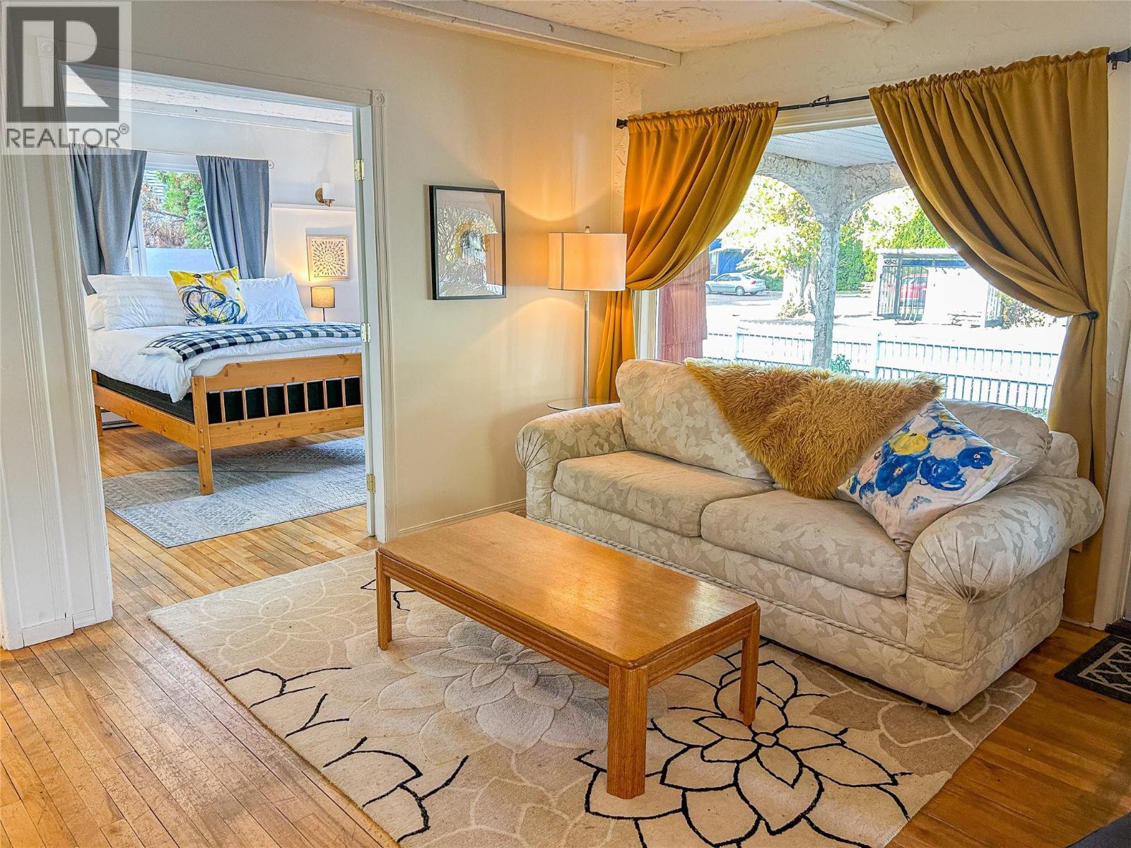 284 Robinson Avenue, Naramata, British Columbia  V0H 1N0 - Photo 4 - 10378063