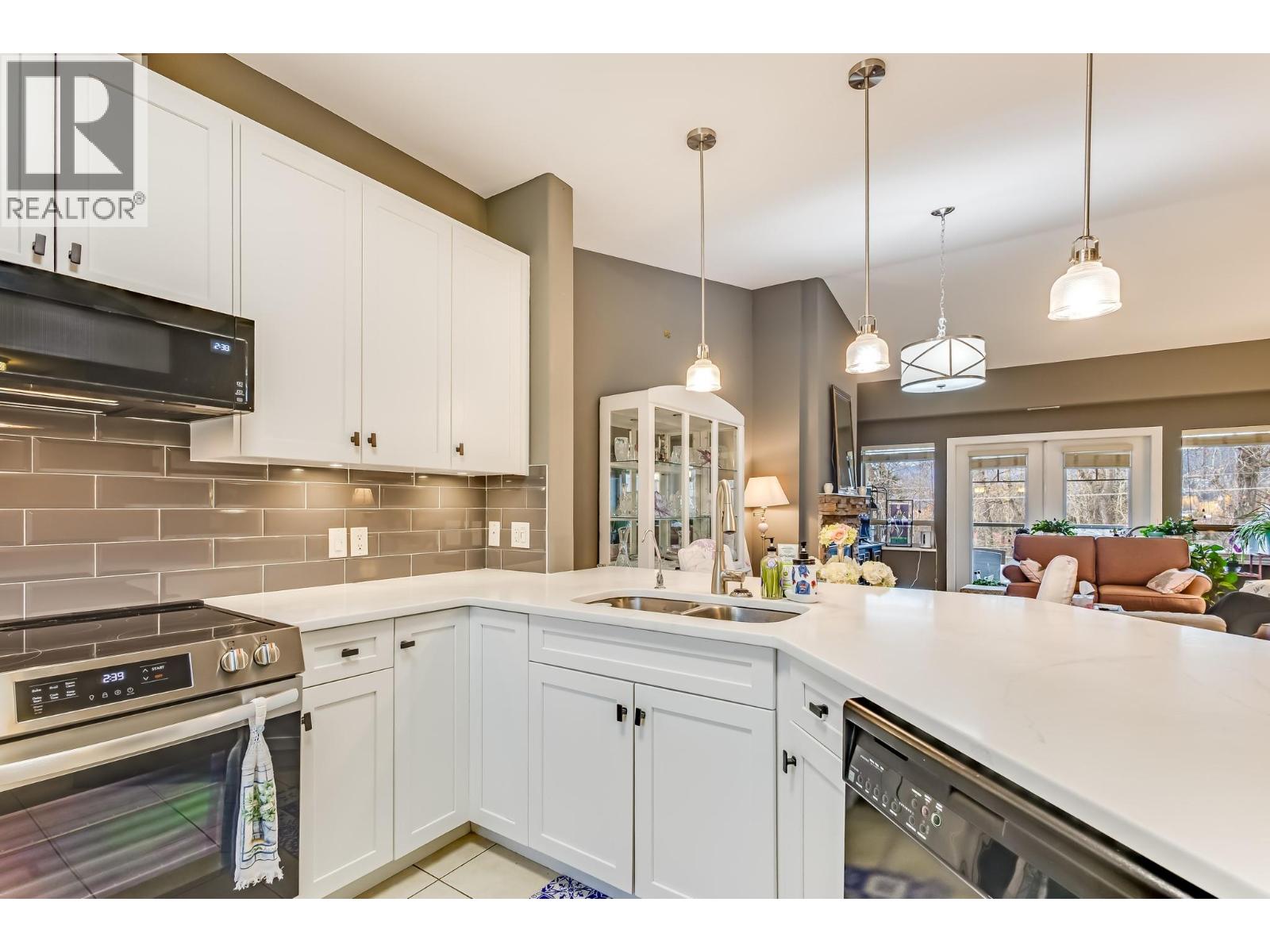 3996 Beach Avenue Unit# 331, Peachland, British Columbia  V0H 1X5 - Photo 9 - 10376372