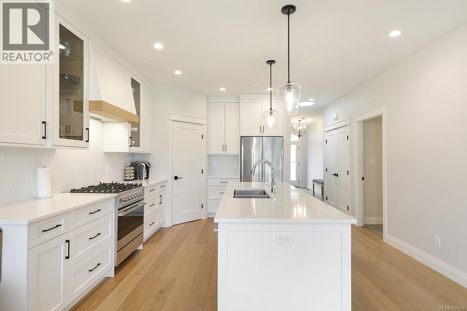 124 1444 Crown Isle Dr, Courtenay, British Columbia  V9N 4B2 - Photo 6 - 1020174