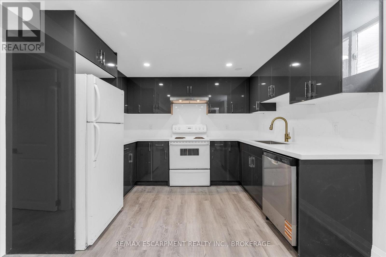 Lower - 51 Runcorn Street, St. Catharines, Ontario  L2M 1N9 - Photo 5 - X12850570