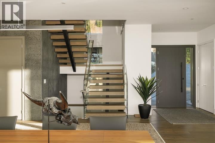 205 Kinsey Drive, Anmore, British Columbia  V3H 0G7 - Photo 6 - R3085636