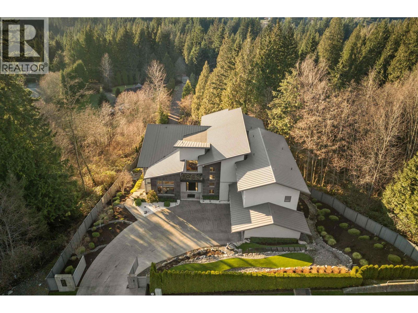 205 Kinsey Drive, Anmore, British Columbia  V3H 0G7 - Photo 3 - R3085636