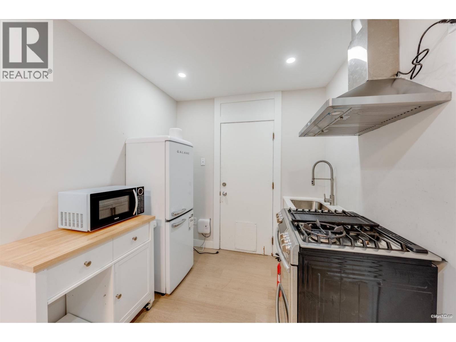 5571 Claude Avenue, Burnaby, British Columbia  V5E 2M7 - Photo 11 - R3092680