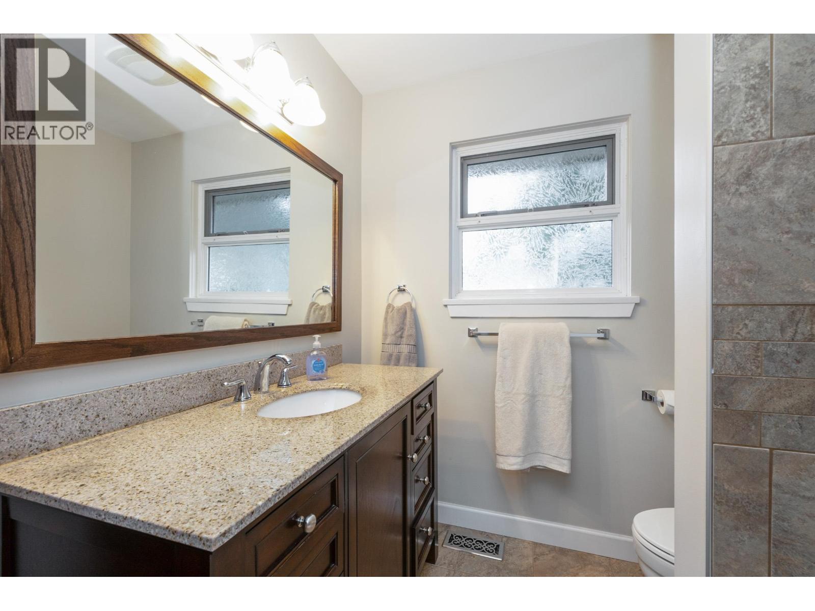 2497 Tolmie Avenue, Coquitlam, British Columbia  V3K 3E6 - Photo 13 - R3096607