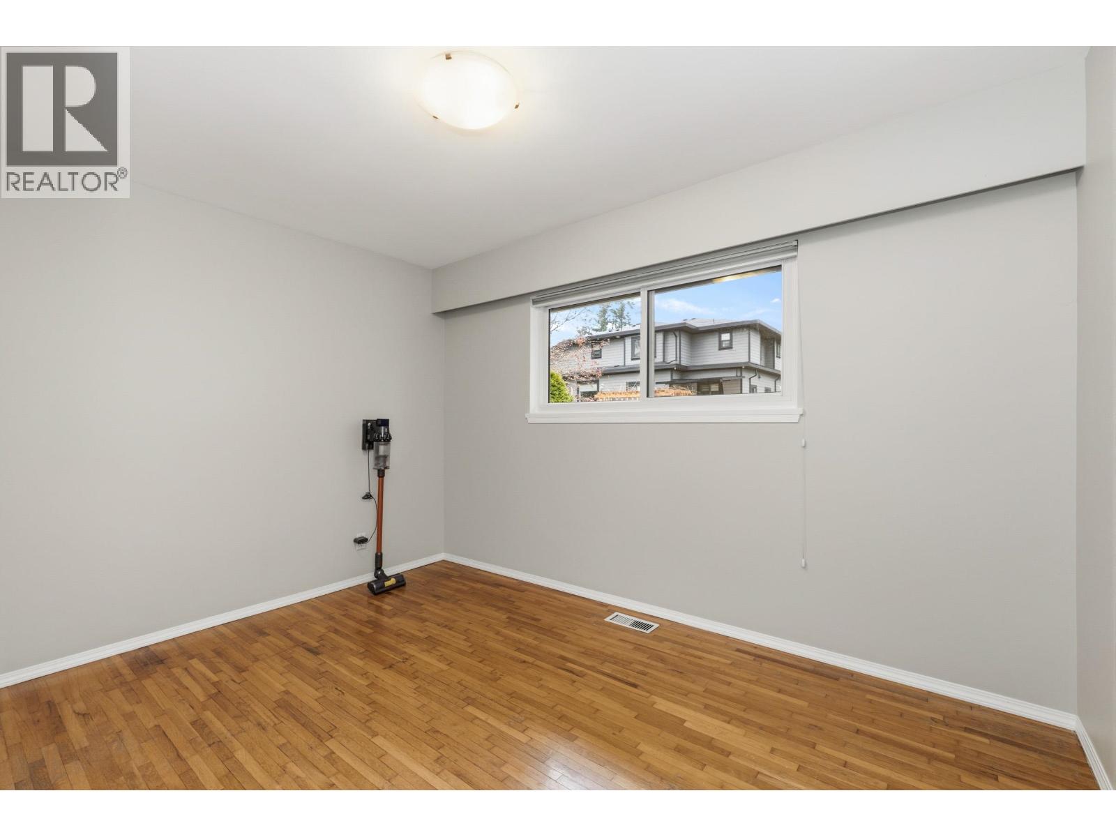 2497 Tolmie Avenue, Coquitlam, British Columbia  V3K 3E6 - Photo 17 - R3096607