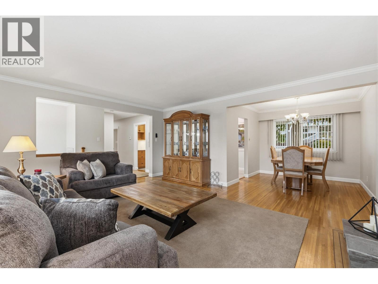 2497 Tolmie Avenue, Coquitlam, British Columbia  V3K 3E6 - Photo 5 - R3096607