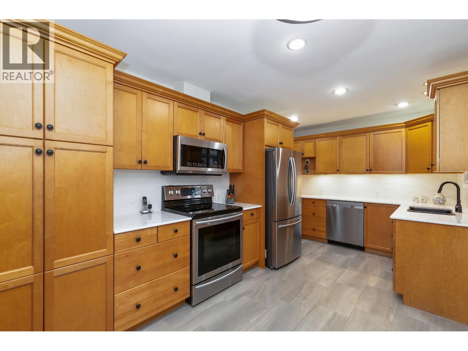 2497 Tolmie Avenue, Coquitlam, British Columbia  V3K 3E6 - Photo 6 - R3096607