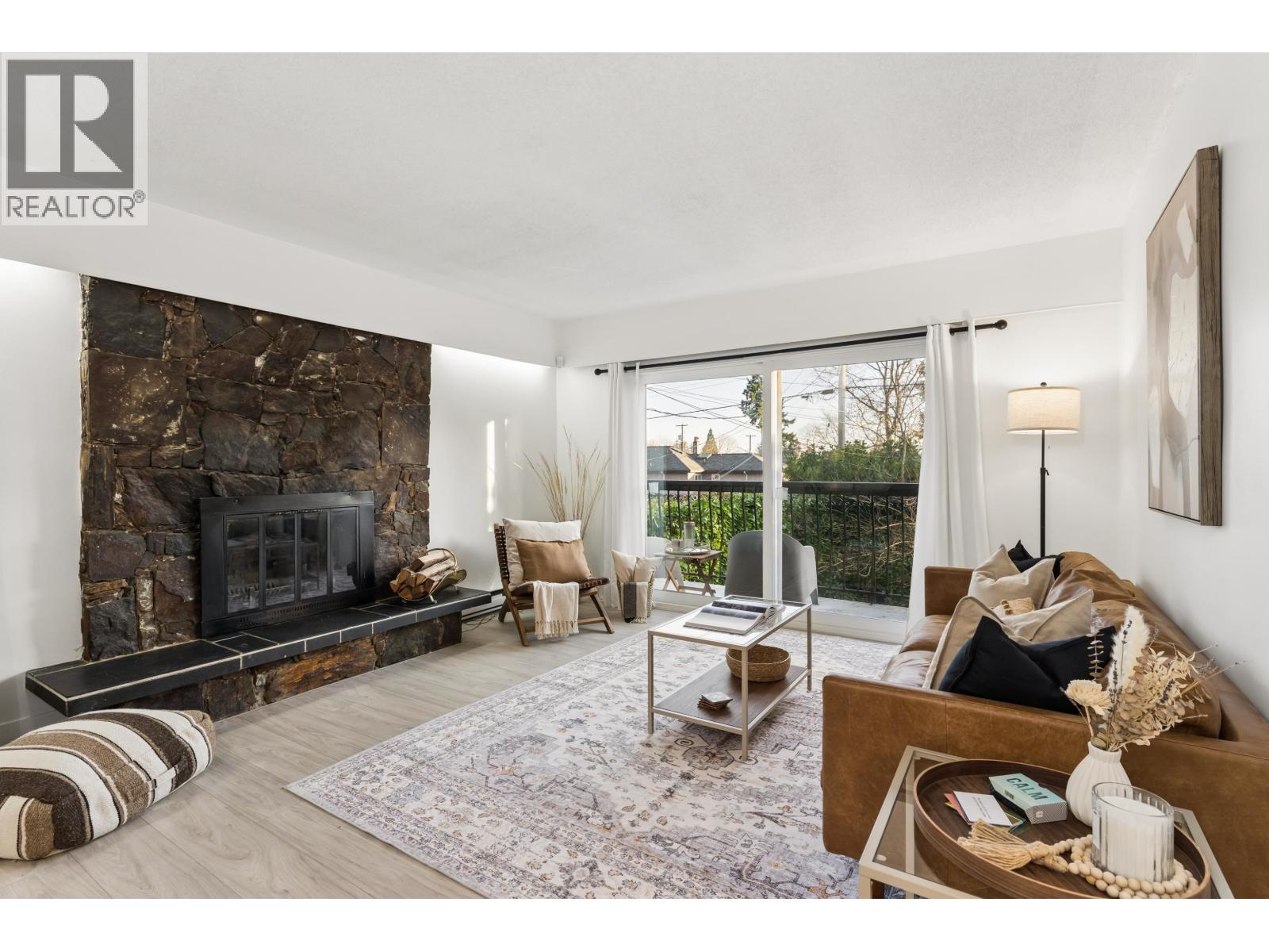 1564 Hope Road, North Vancouver, British Columbia  V7P 1W9 - Photo 2 - R3096612