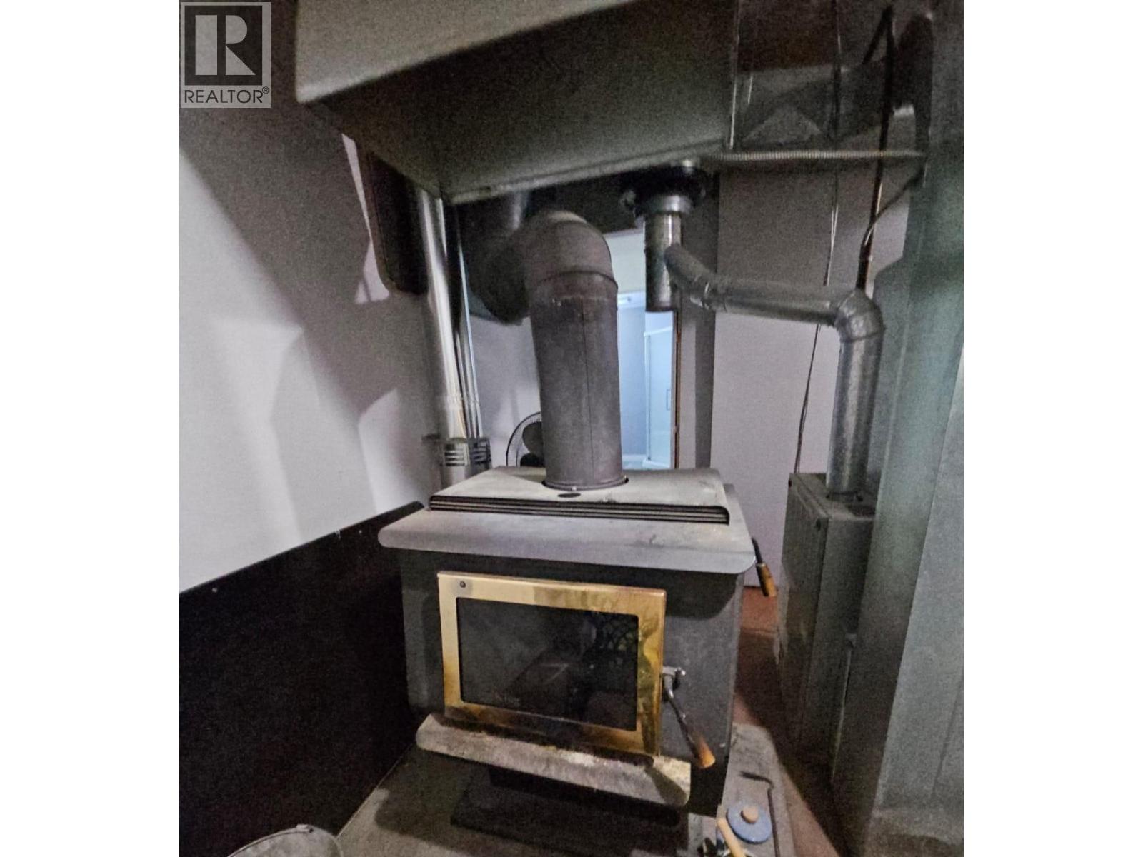 3511 Spruce Road, Chetwynd, British Columbia  V0C 1J0 - Photo 47 - 10378016