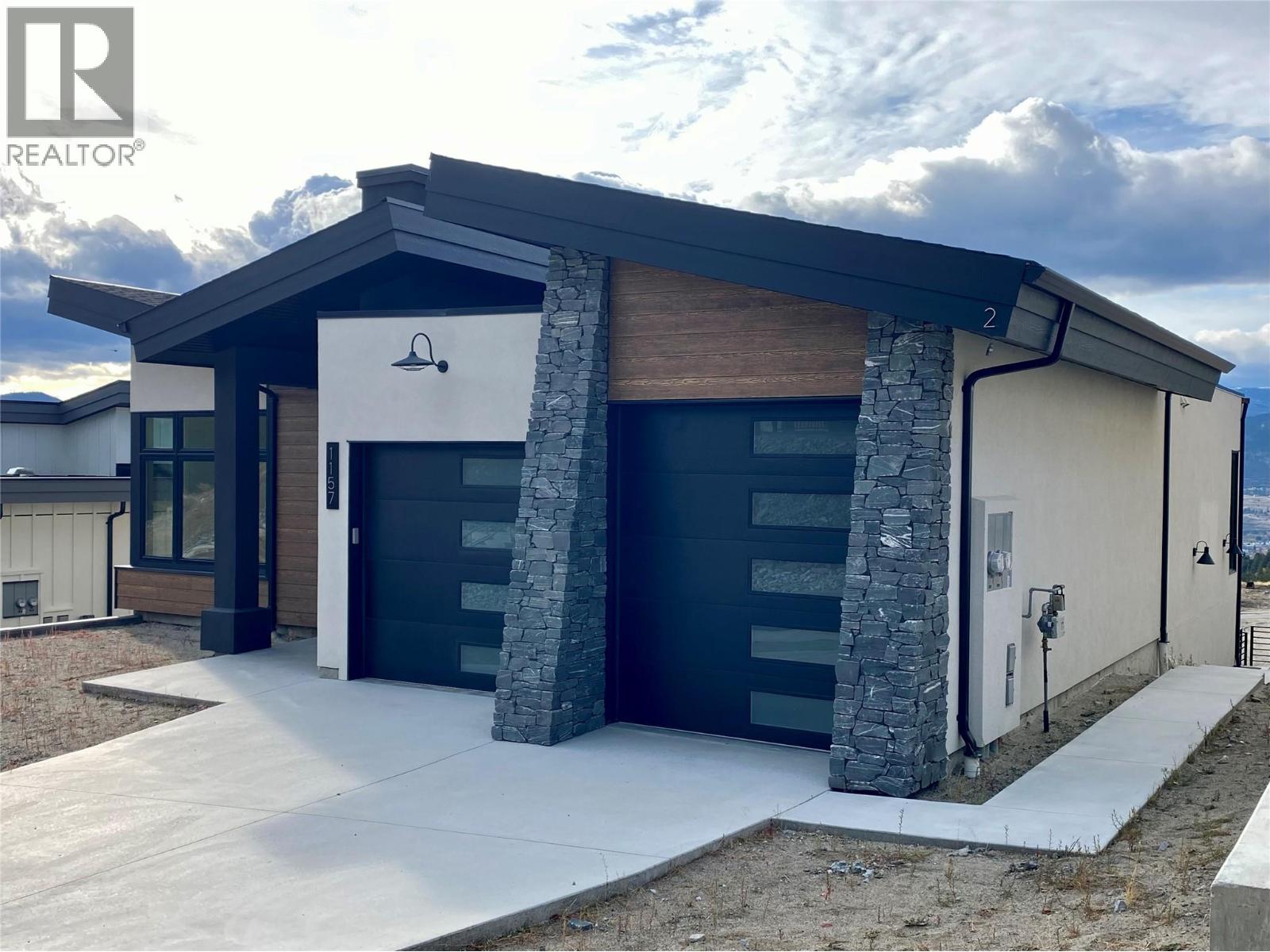 1157 Elk Street, Penticton, British Columbia  V2A 0C9 - Photo 2 - 10378263