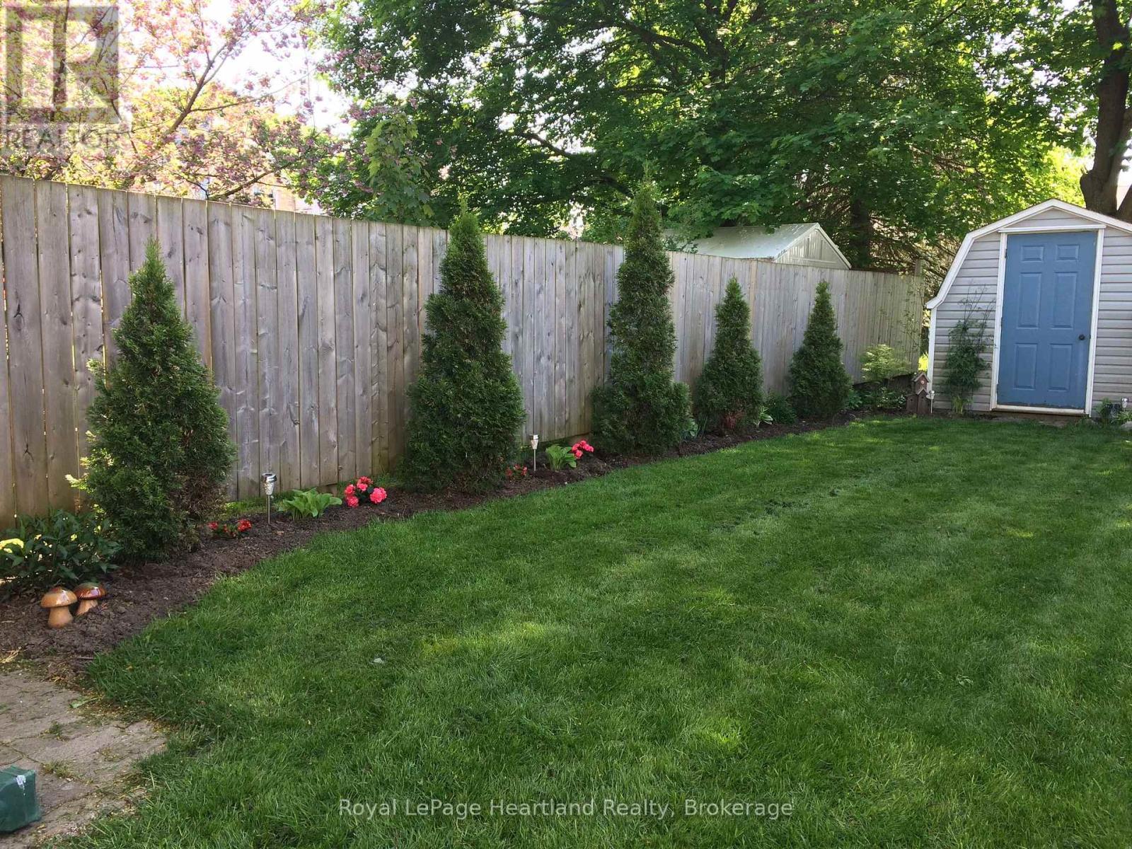 49 Wellington Street W, South Huron, Ontario  N0M 1S2 - Photo 36 - X12850586