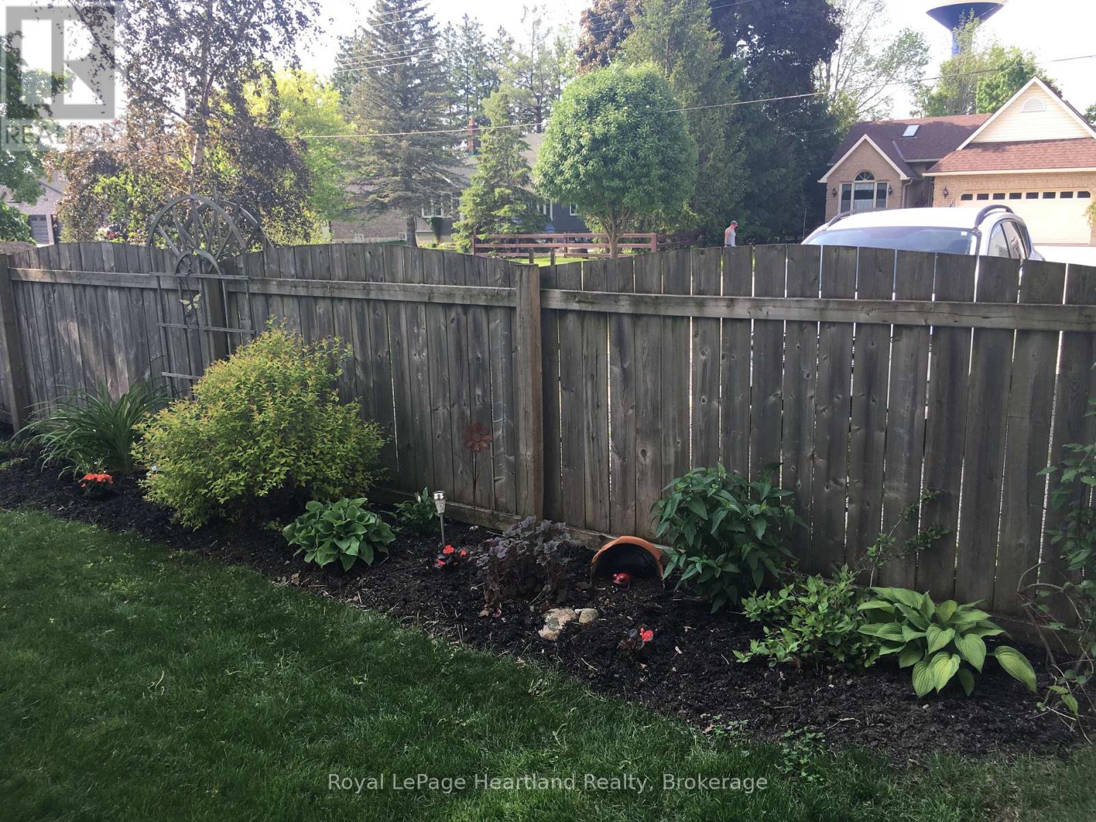 49 Wellington Street W, South Huron, Ontario  N0M 1S2 - Photo 37 - X12850586