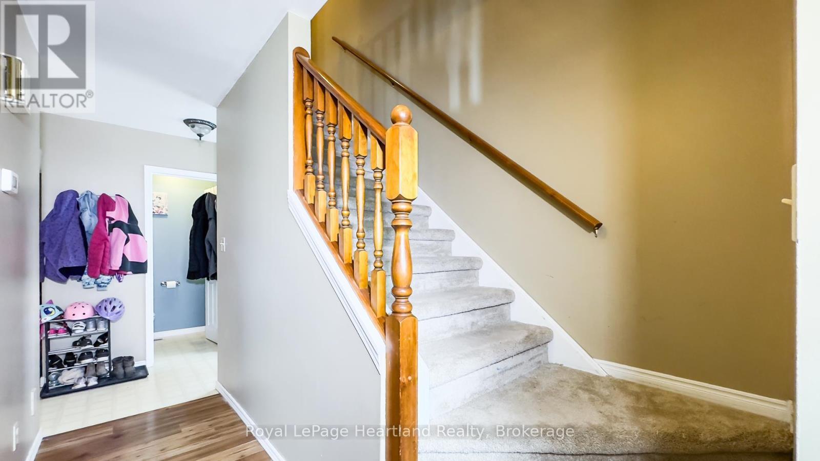 49 Wellington Street W, South Huron, Ontario  N0M 1S2 - Photo 5 - X12850586