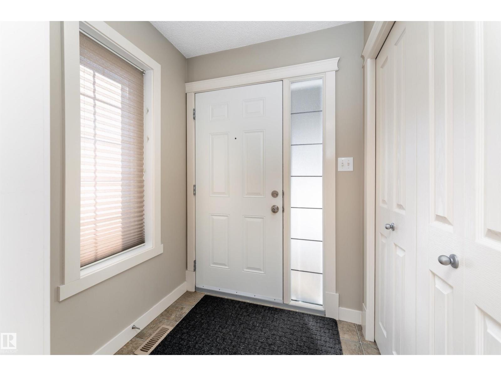 10904 72 Av Nw, Edmonton, Alberta  T6G 0A9 - Photo 2 - E4476057