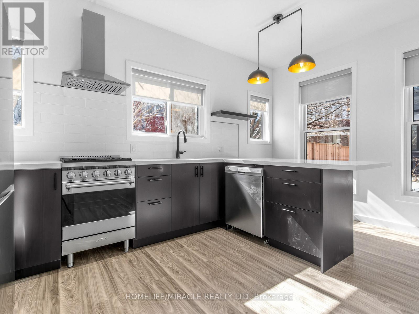 Laneway - 679 Dovercourt Road, Toronto, Ontario  M6H 2W7 - Photo 16 - C12817330