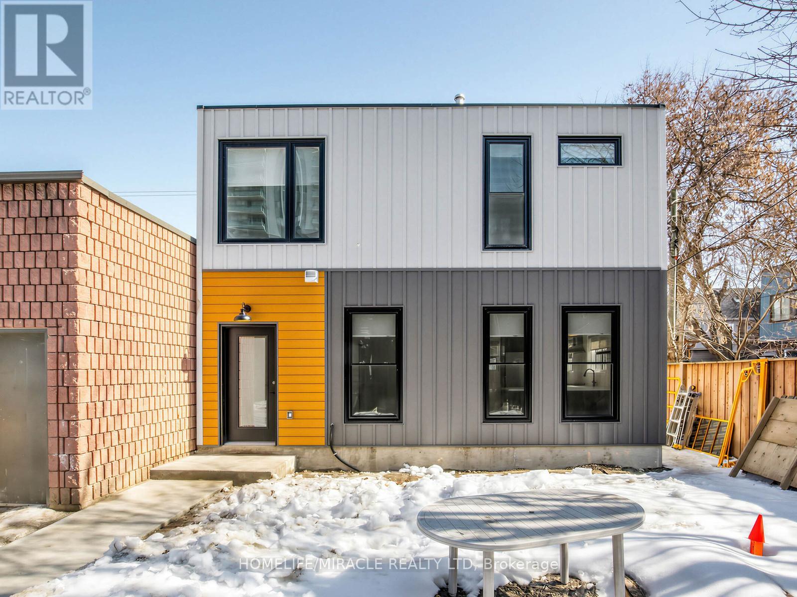 Laneway - 679 Dovercourt Road, Toronto, Ontario  M6H 2W7 - Photo 3 - C12817330