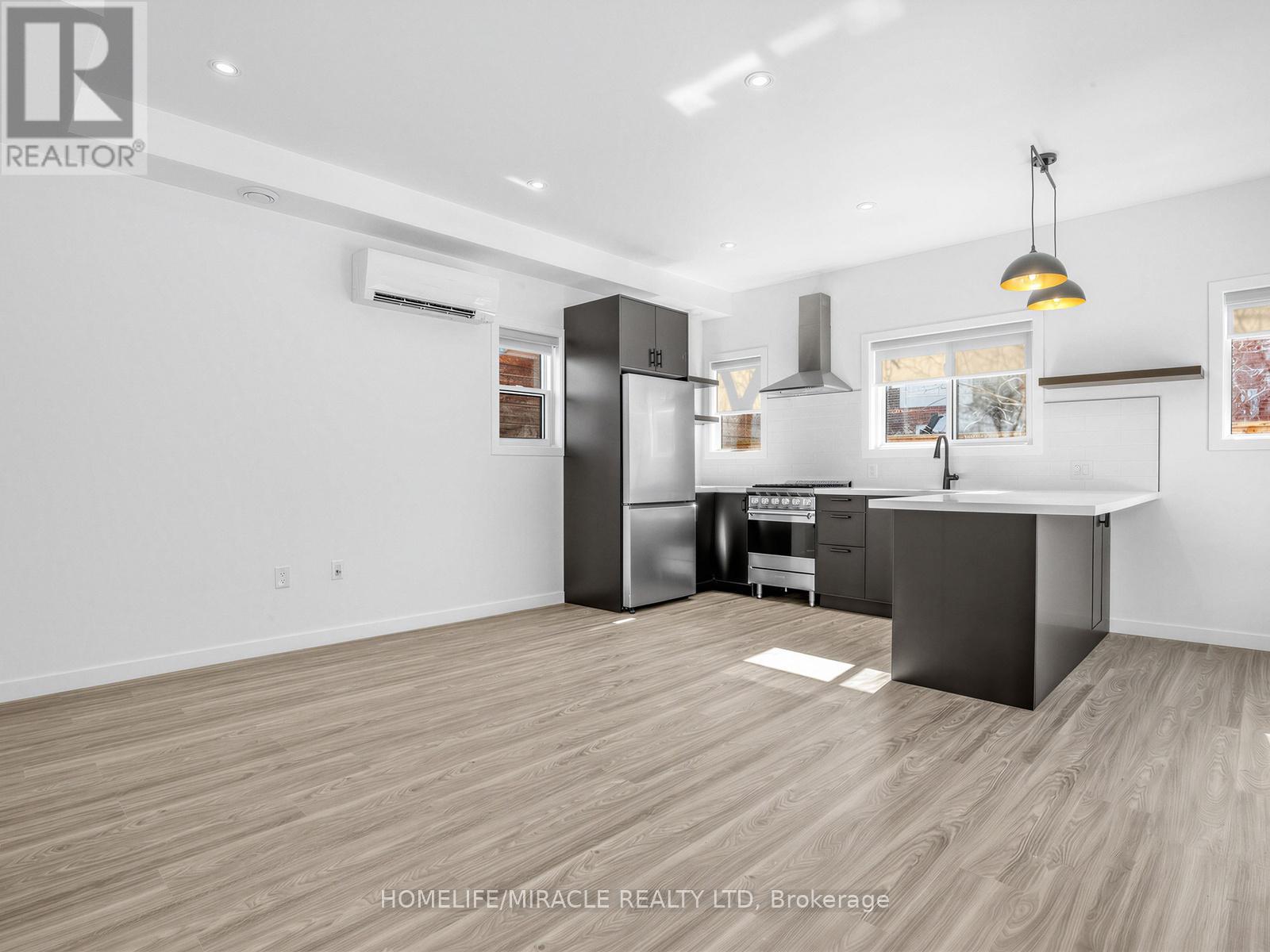 Laneway - 679 Dovercourt Road, Toronto, Ontario  M6H 2W7 - Photo 7 - C12817330