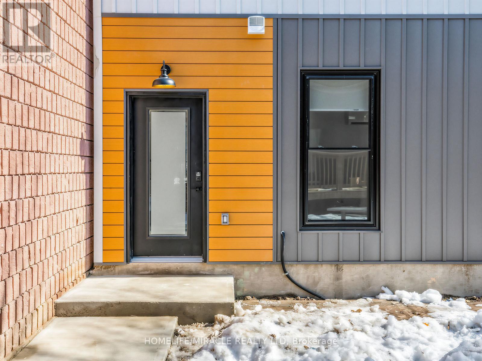 Laneway - 679 Dovercourt Road, Toronto, Ontario  M6H 2W7 - Photo 4 - C12817330