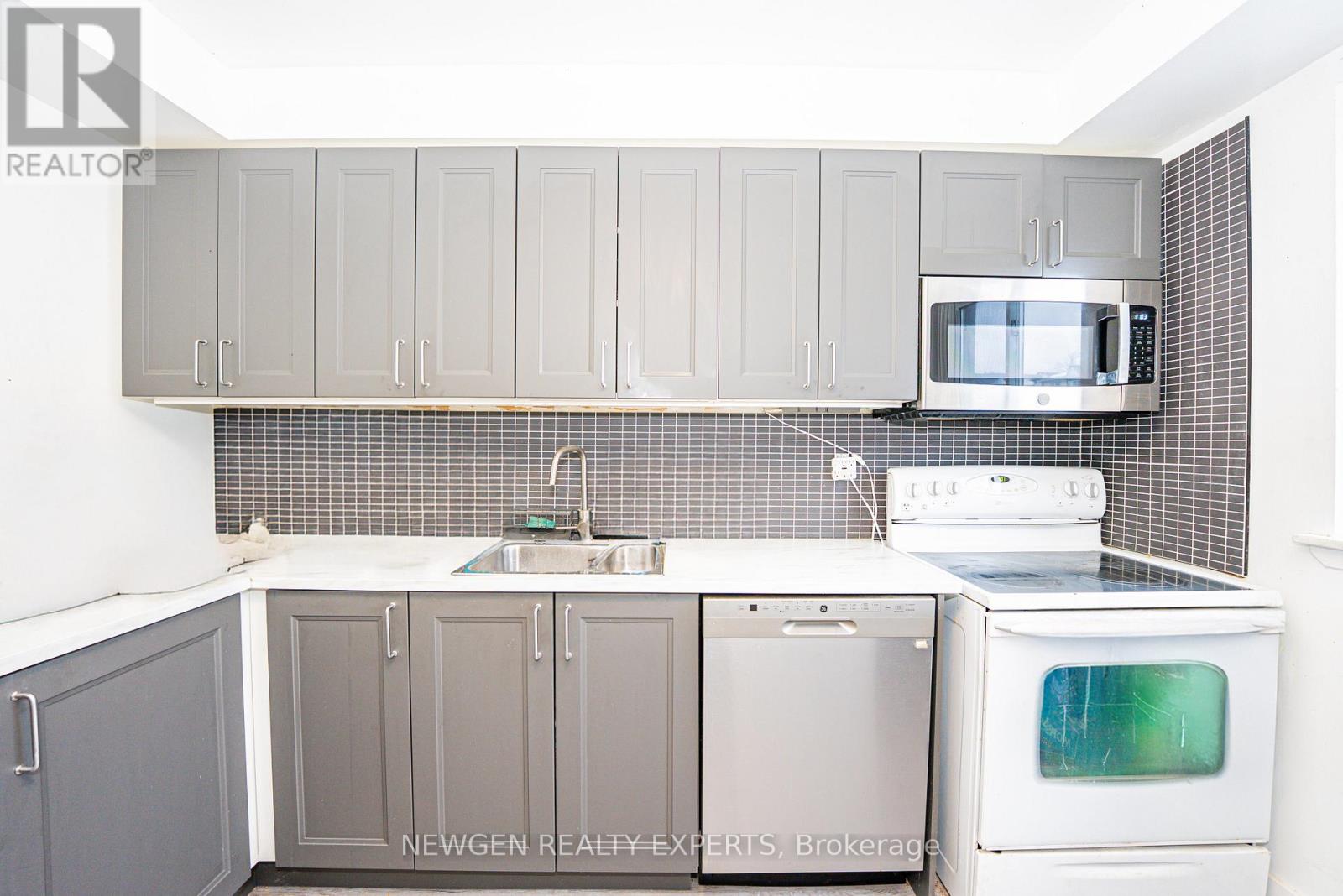 87 Moregate Crescent, Brampton, Ontario  L6S 3K9 - Photo 16 - W12806964