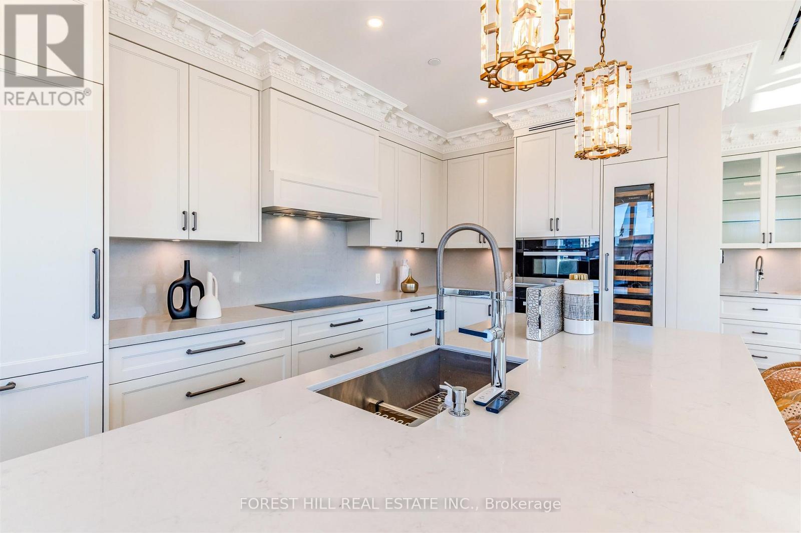 602 - 128 Hazelton Avenue, Toronto, Ontario  M5R 2E2 - Photo 15 - C12850582