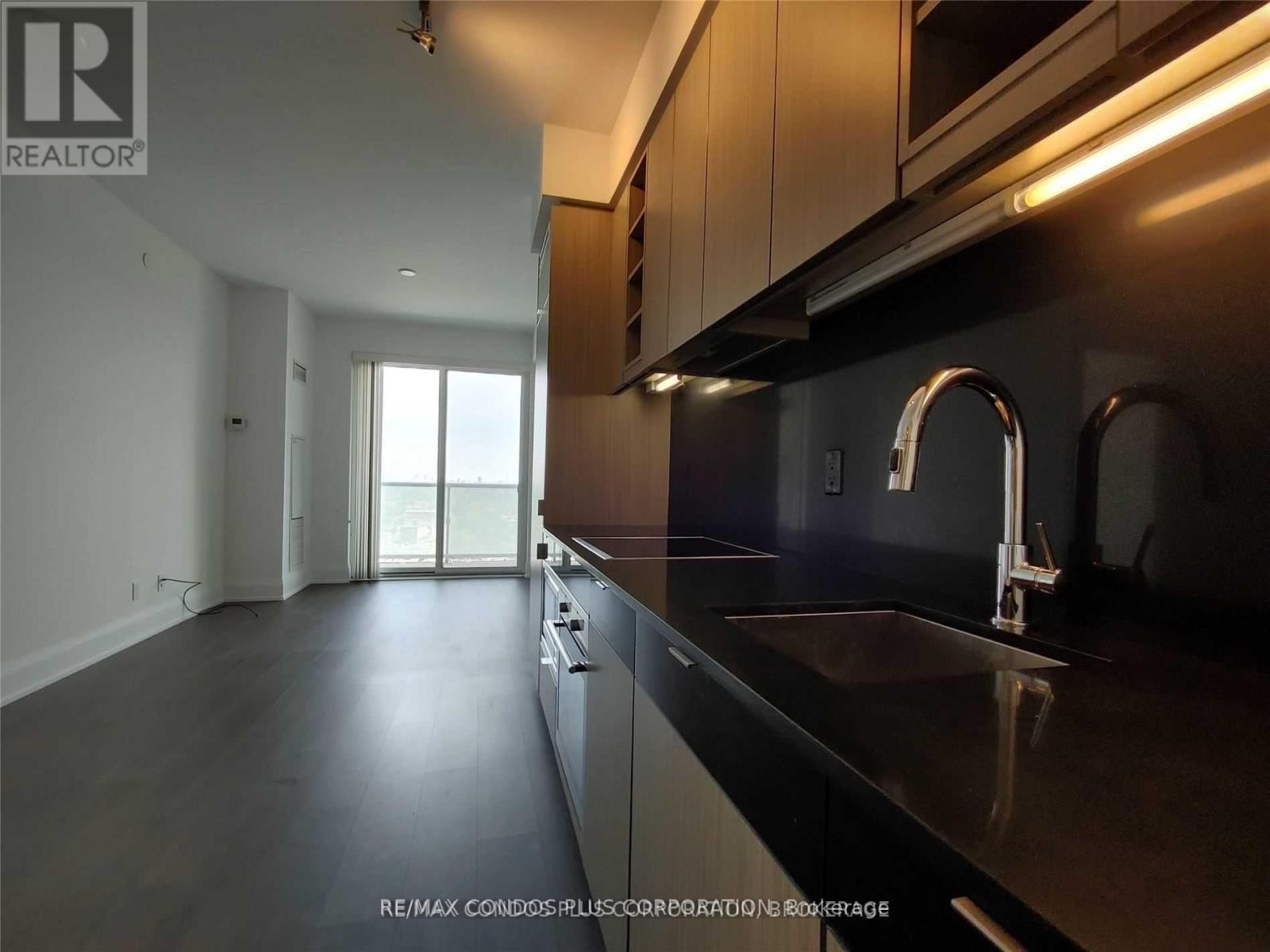 1705 - 101 Erskine Avenue, Toronto, Ontario  M4P 1Y5 - Photo 3 - C12850620