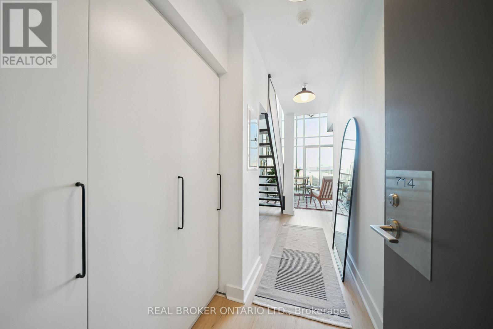 714 - 5 Hanna Avenue, Toronto, Ontario  M6K 0B3 - Photo 2 - C12850646