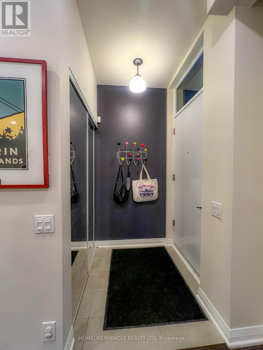 41 - 23 Valhalla Inn Road, Toronto, Ontario  M9B 0B3 - Photo 4 - W12849658