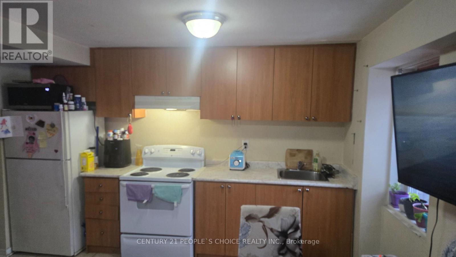 68 Pennyroyal Crescent, Brampton, Ontario  L6S 6J6 - Photo 10 - W12850350