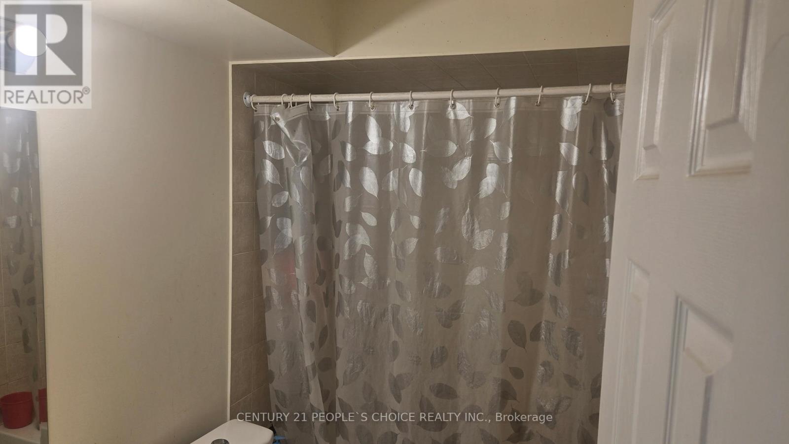 68 Pennyroyal Crescent, Brampton, Ontario  L6S 6J6 - Photo 16 - W12850350