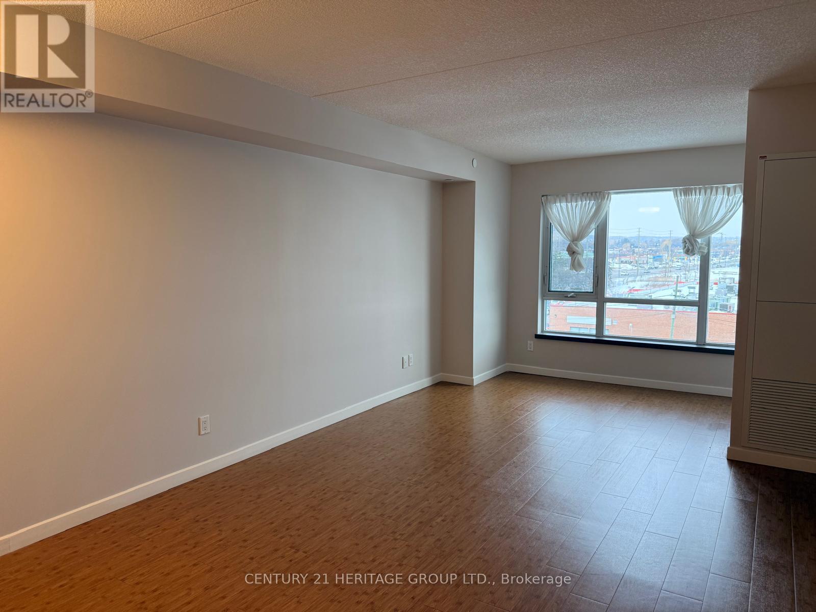 419 - 10415 Yonge Street, Richmond Hill, Ontario  L4C 0Z3 - Photo 3 - N12850662