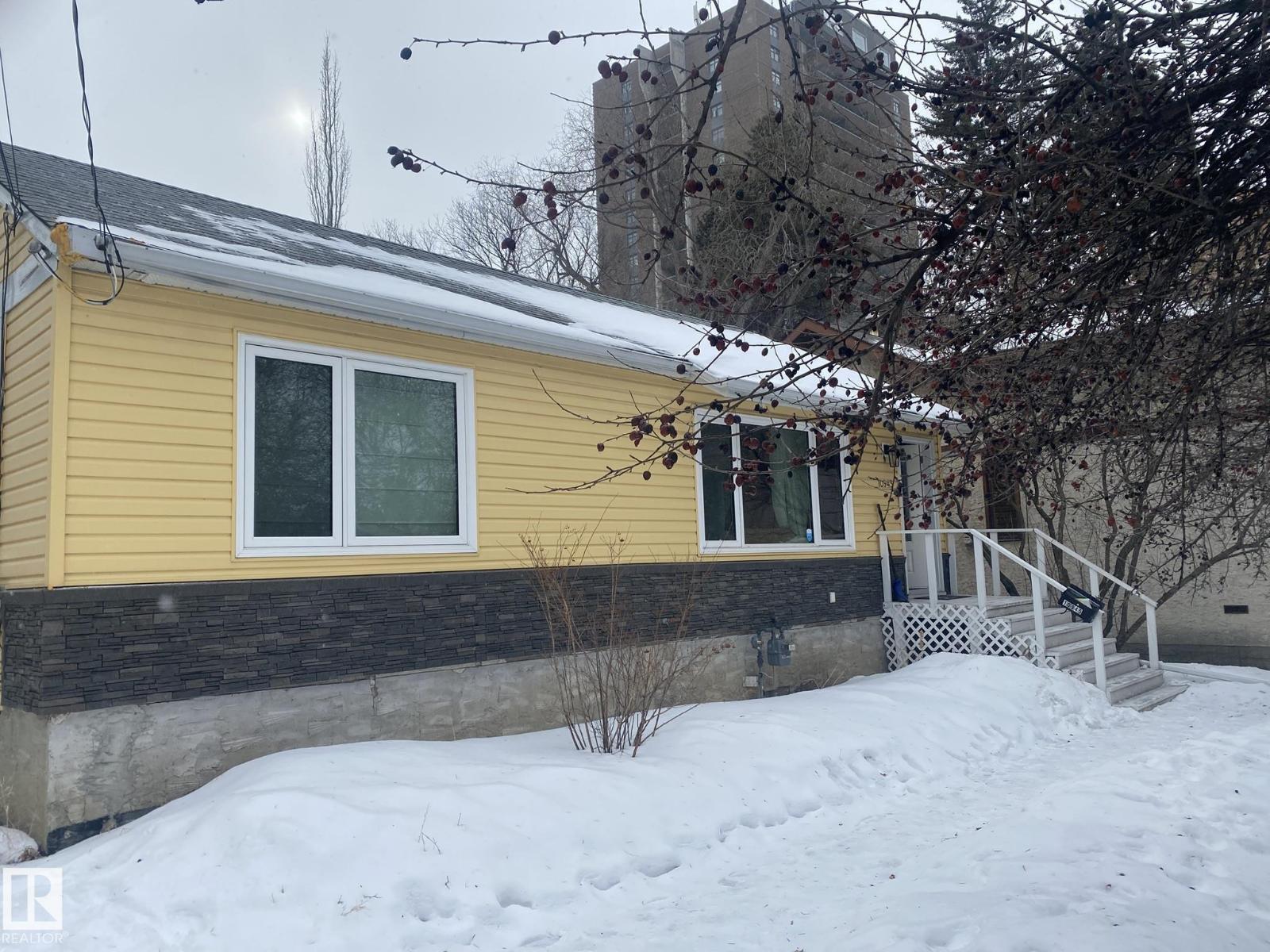 10945 54 AV NW, edmonton, Alberta