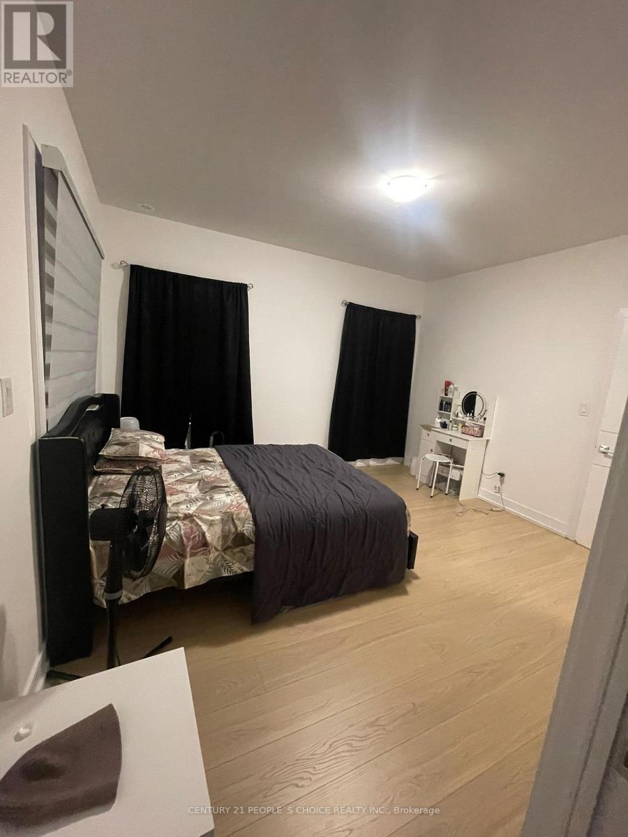 7 Wylie Street, Caledon, Ontario  L7E 4L2 - Photo 11 - W12850564