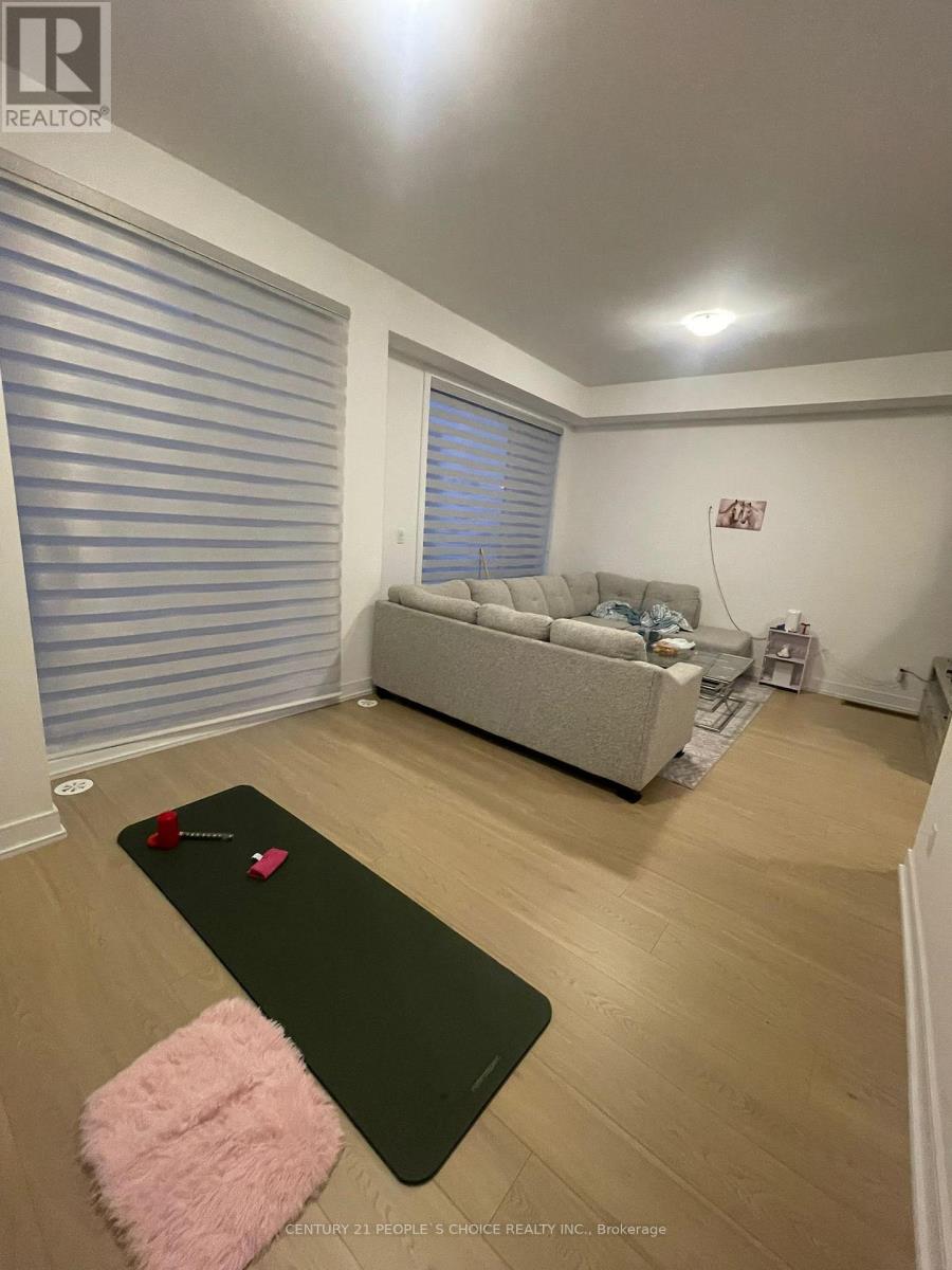 7 Wylie Street, Caledon, Ontario  L7E 4L2 - Photo 3 - W12850564