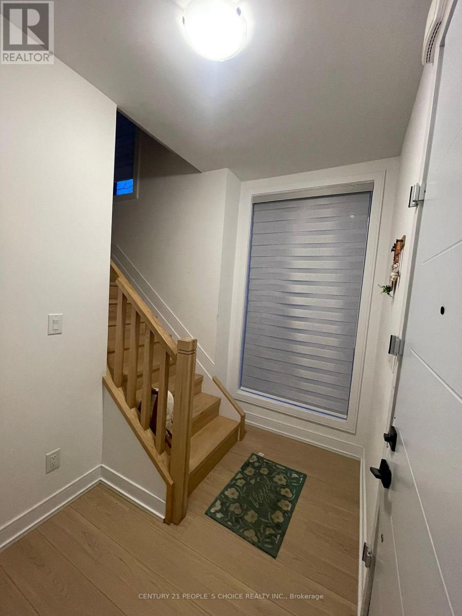 7 Wylie Street, Caledon, Ontario  L7E 4L2 - Photo 5 - W12850564