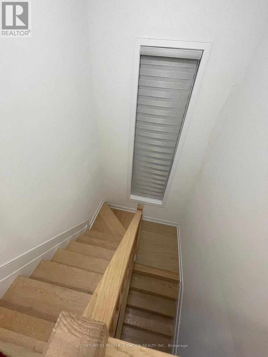 7 Wylie Street, Caledon, Ontario  L7E 4L2 - Photo 7 - W12850564