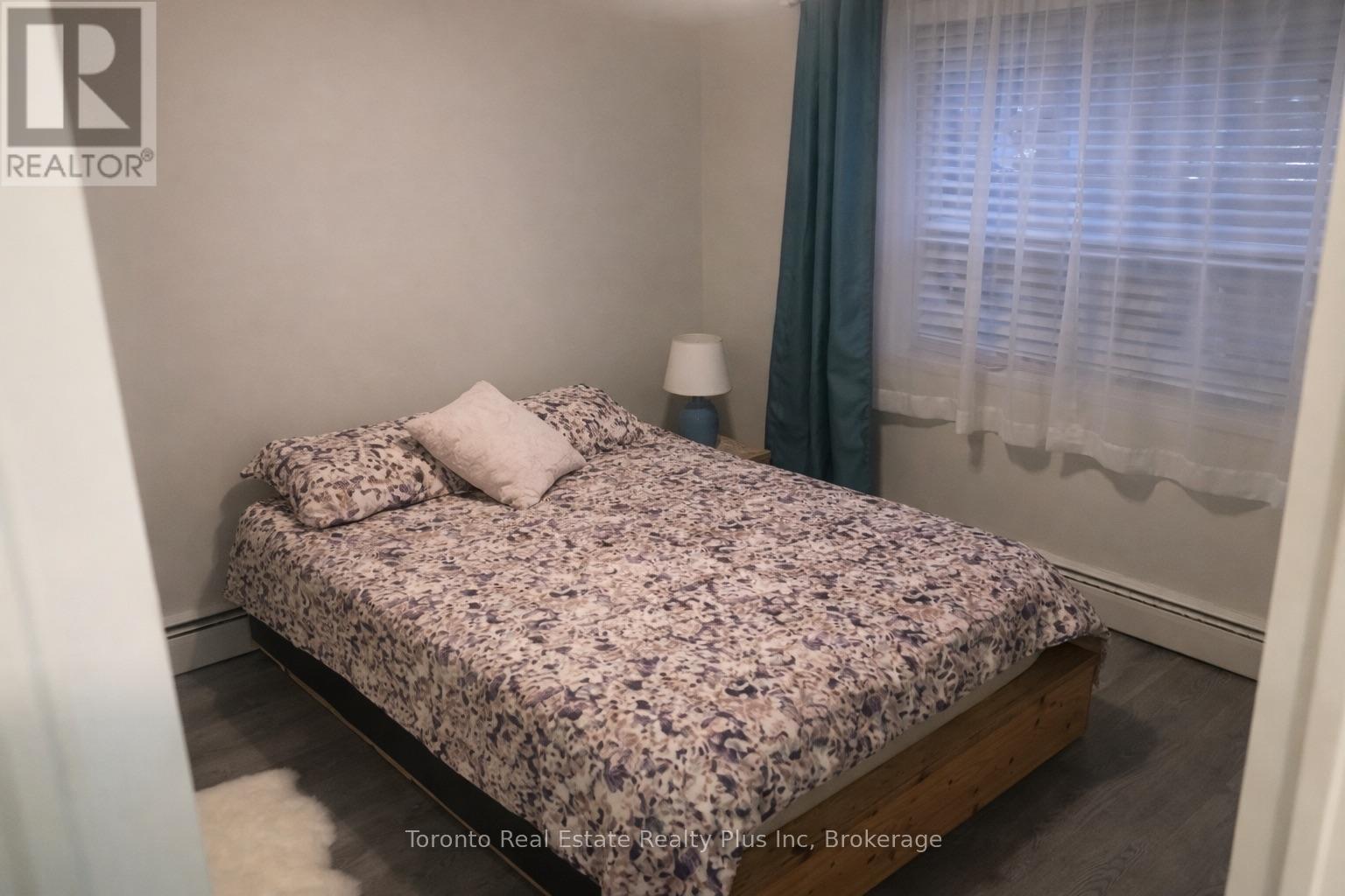 101 - 2411 New Street, Burlington, Ontario  L7R 1K2 - Photo 7 - W12850578