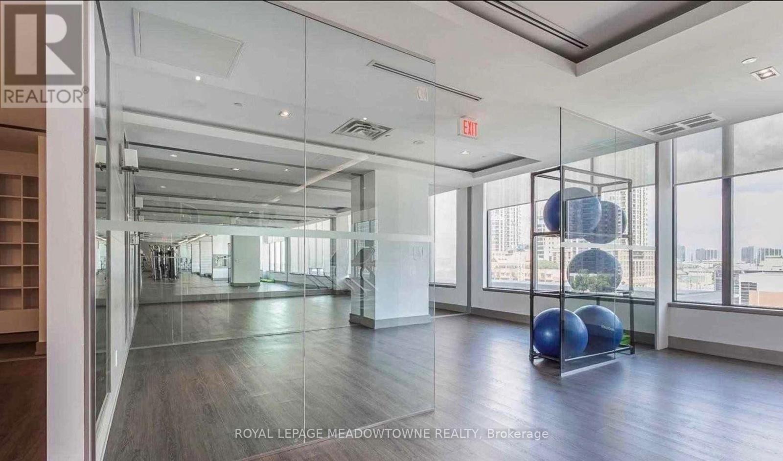 301 - 4011 Brickstone Mews, Mississauga, Ontario  L5B 0J7 - Photo 5 - W12850596