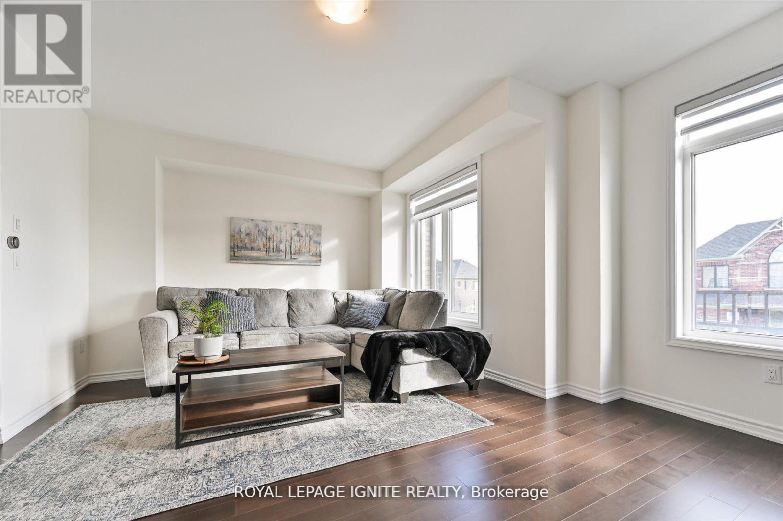 39 Minnock Street, Caledon, Ontario  L7C 4K9 - Photo 12 - W12850606