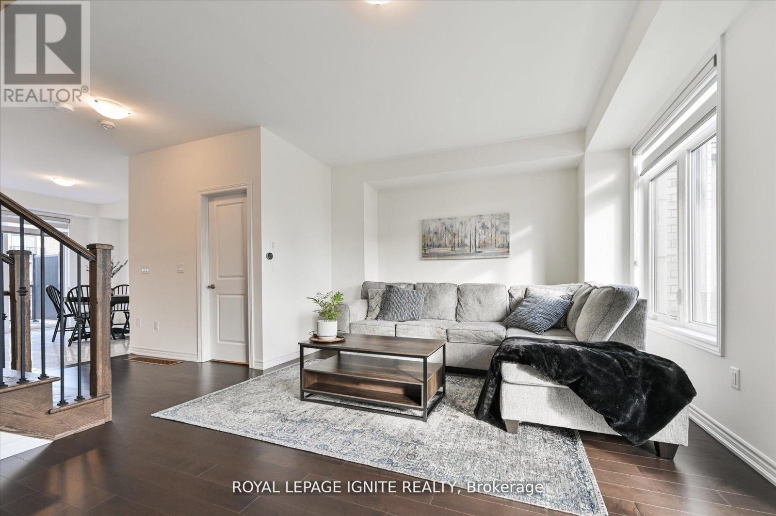 39 Minnock Street, Caledon, Ontario  L7C 4K9 - Photo 13 - W12850606