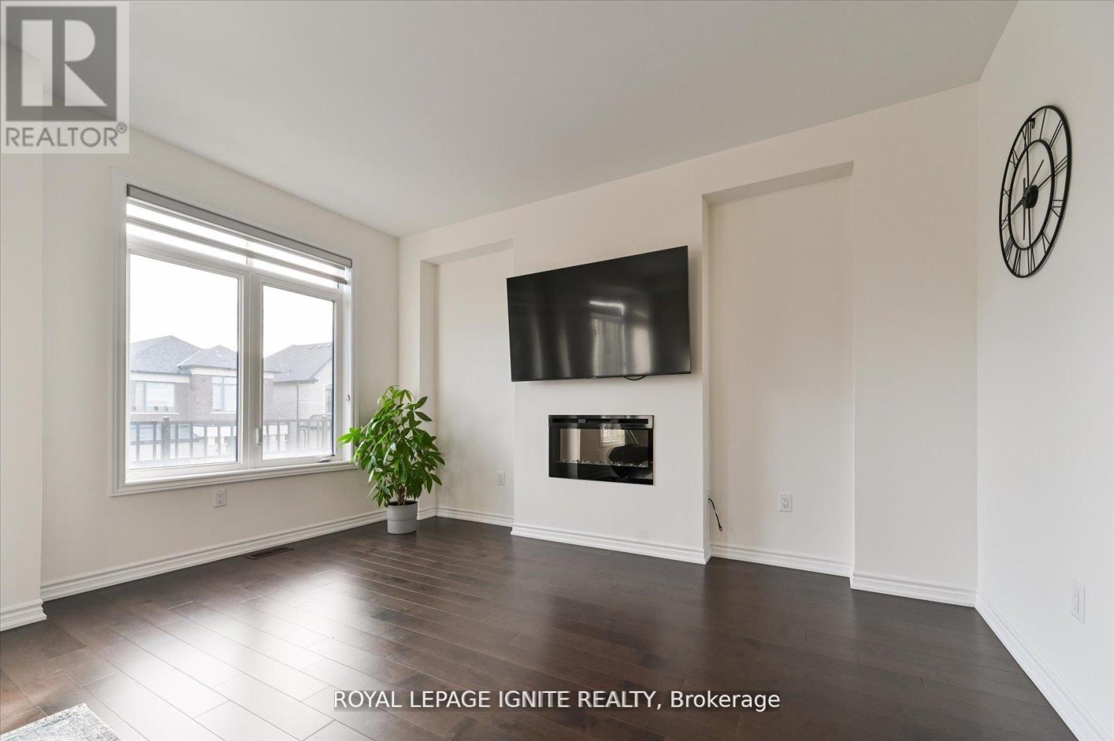 39 Minnock Street, Caledon, Ontario  L7C 4K9 - Photo 14 - W12850606