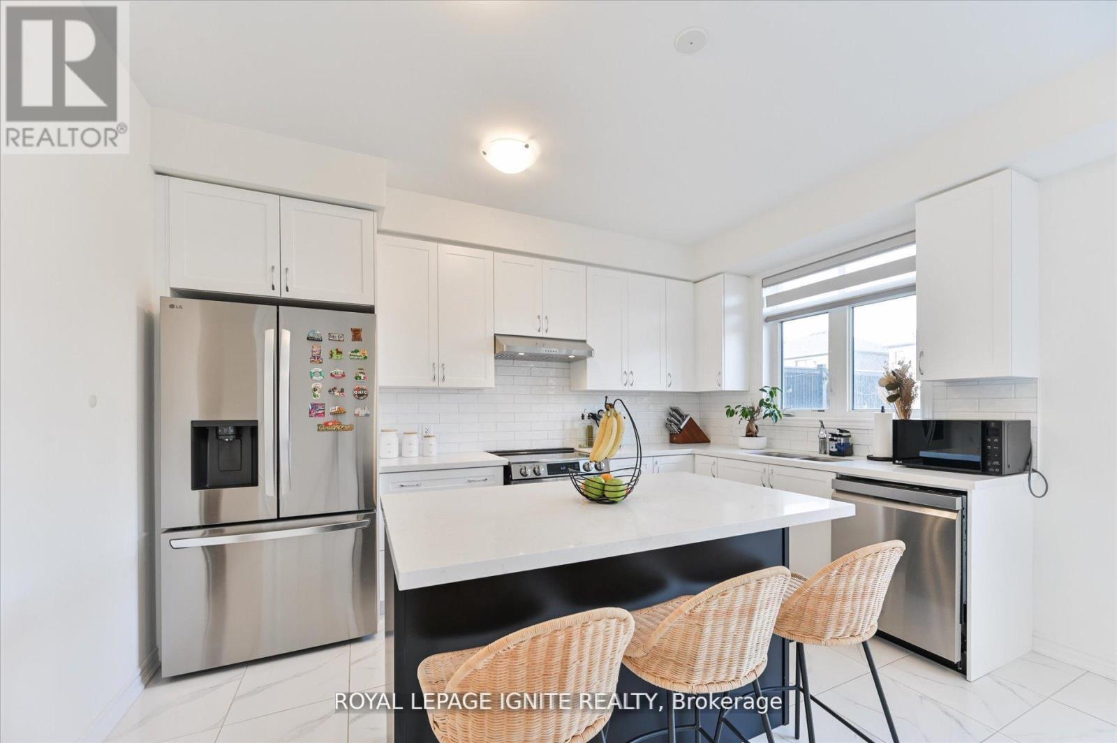 39 Minnock Street, Caledon, Ontario  L7C 4K9 - Photo 18 - W12850606