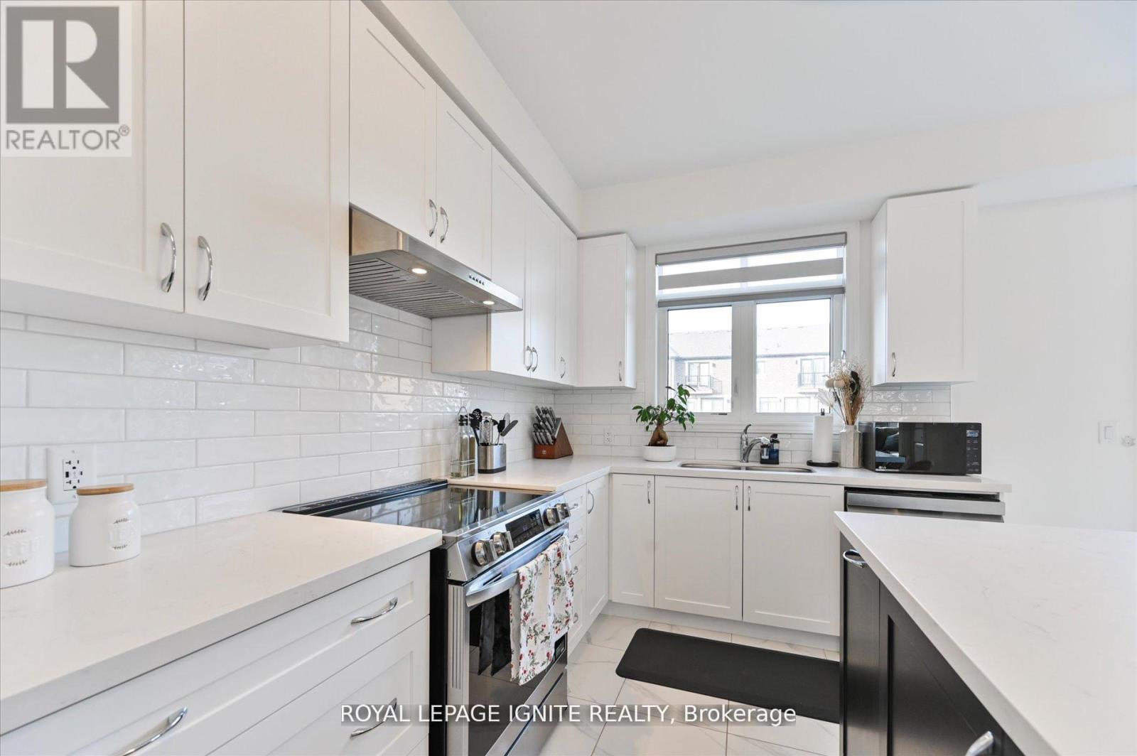 39 Minnock Street, Caledon, Ontario  L7C 4K9 - Photo 19 - W12850606