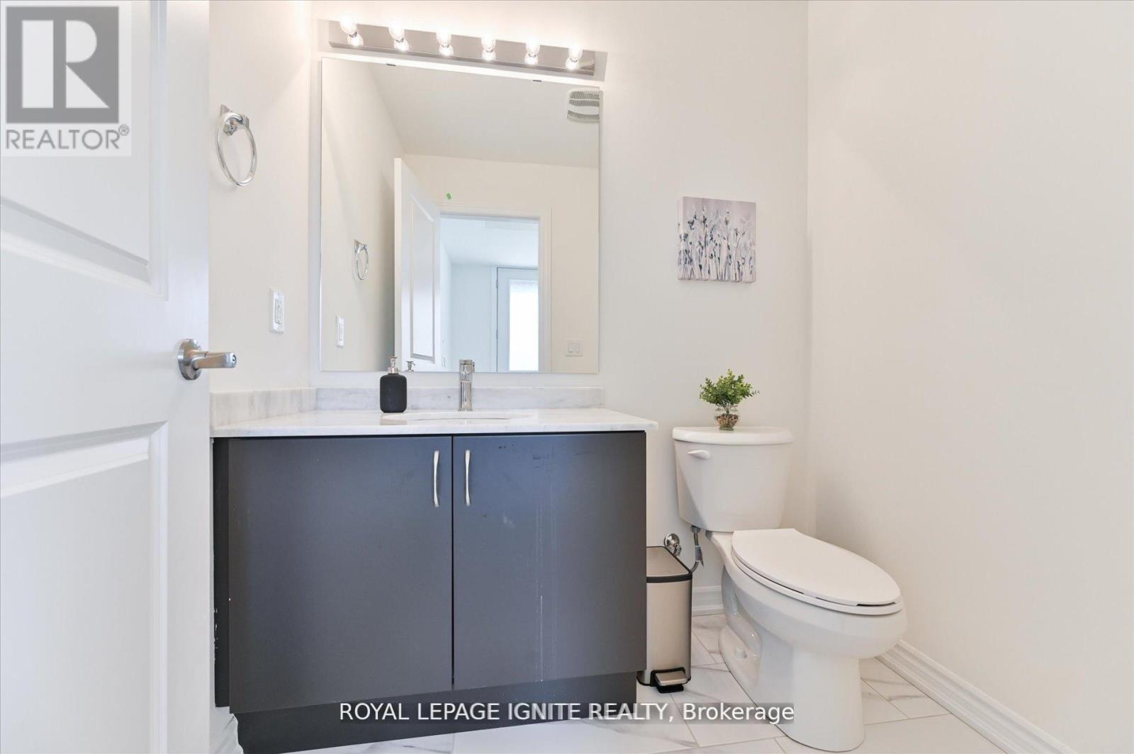 39 Minnock Street, Caledon, Ontario  L7C 4K9 - Photo 8 - W12850606