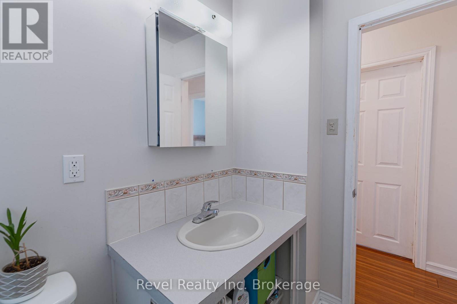 372 Mckenzie Avenue, North Bay (Widdifield), Ontario  P1B 7E2 - Photo 14 - X12850844