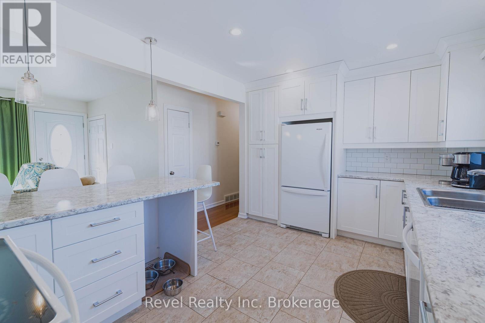 372 Mckenzie Avenue, North Bay (Widdifield), Ontario  P1B 7E2 - Photo 9 - X12850844