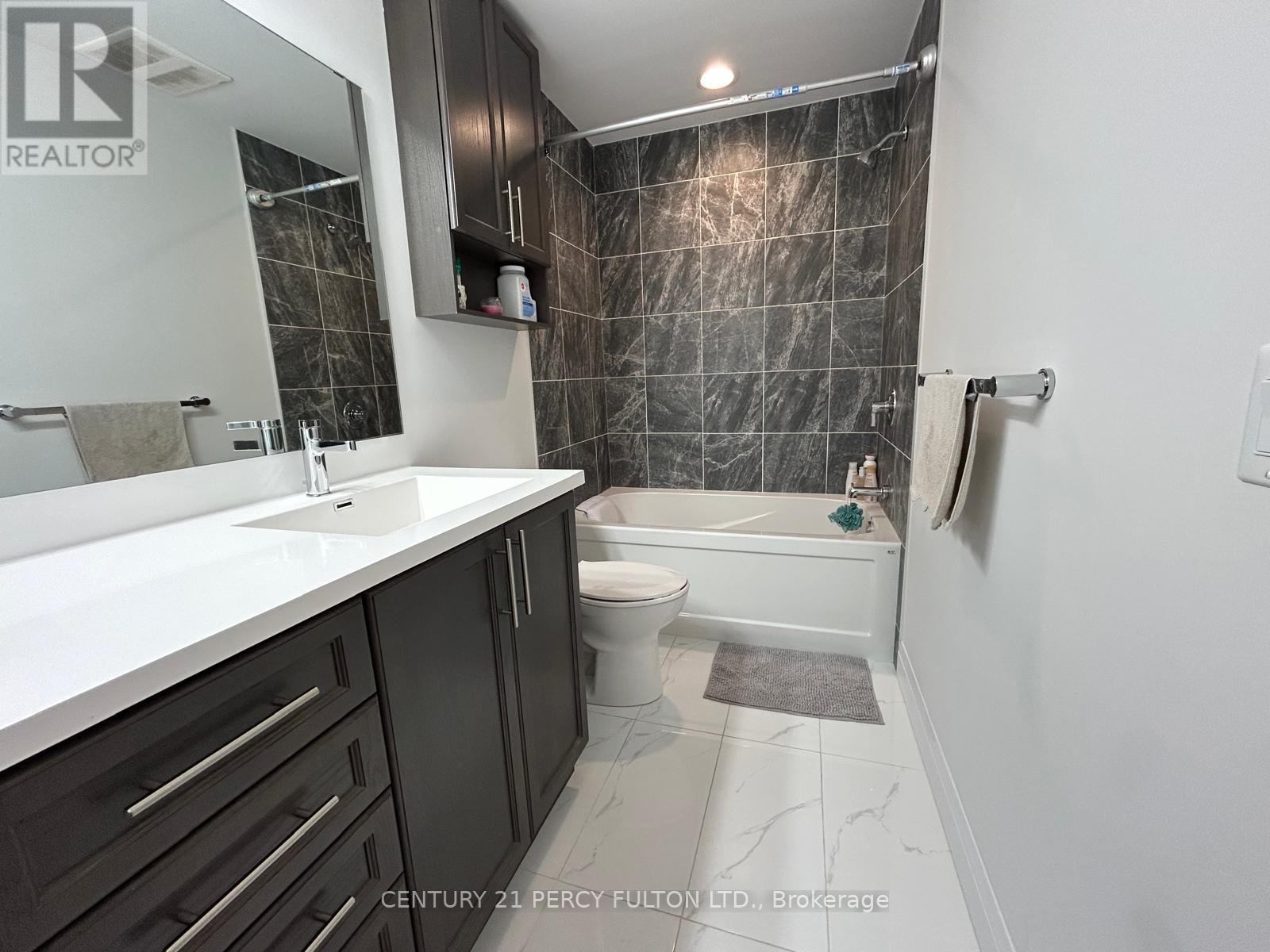 213 - 1 Redfern Avenue, Hamilton, Ontario  L9C 0E6 - Photo 12 - X12850592