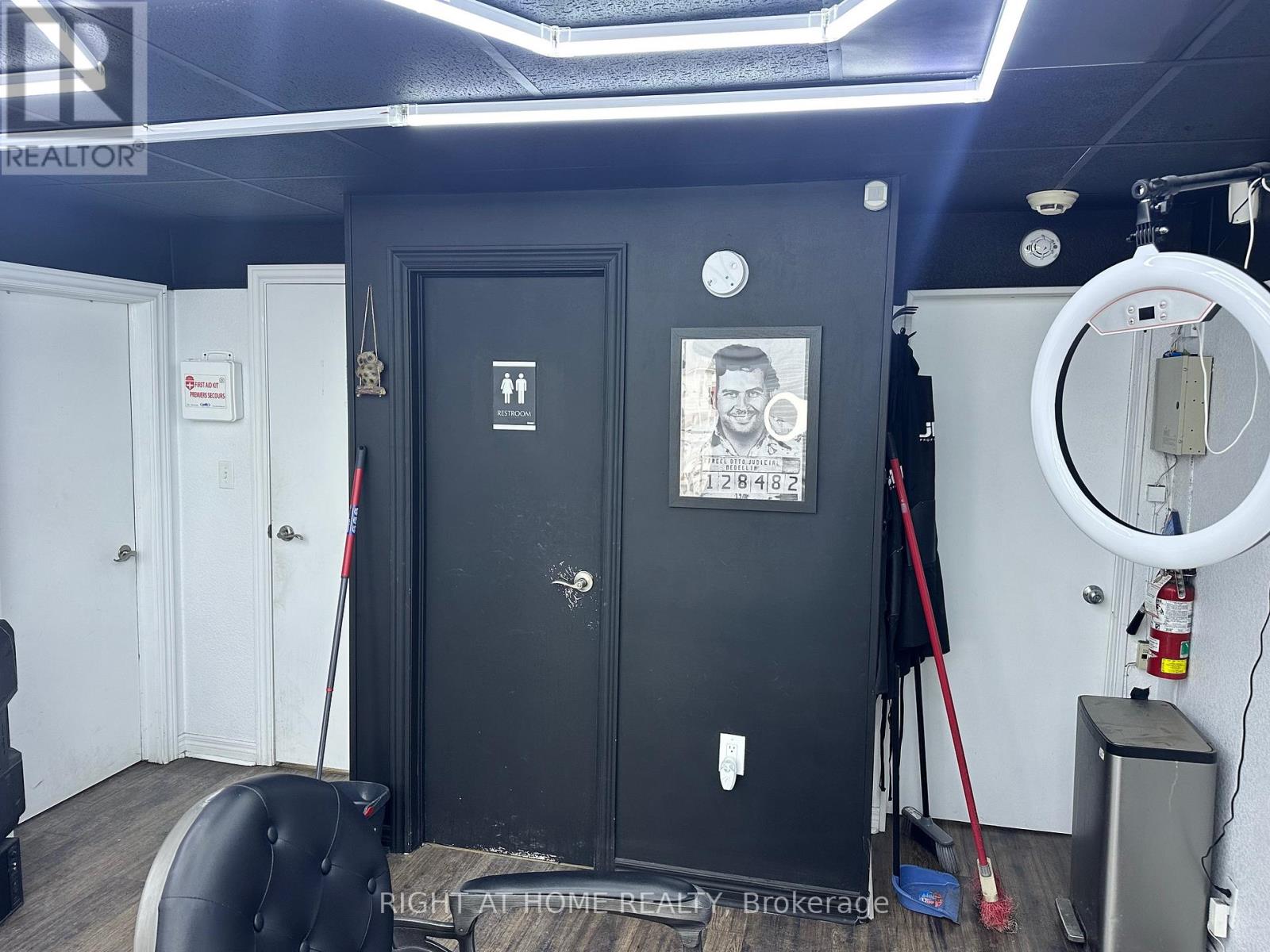 36 Charing Cross Street, Brantford, Ontario  N3R 2H2 - Photo 17 - X12850628